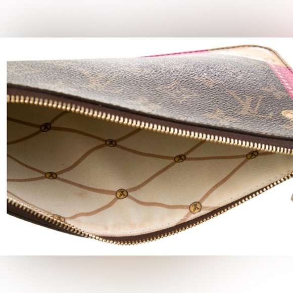 LOUIS VUITTON SIGNATURE LV MONOGRAM TRUNK NEVERFULL WRISTLET POUCH CLUTCH RARE - Picture 9 of 14